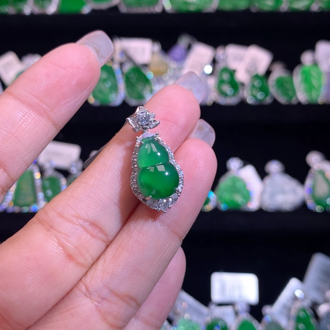 【闪购商品】颈饰银S925镶嵌翡翠