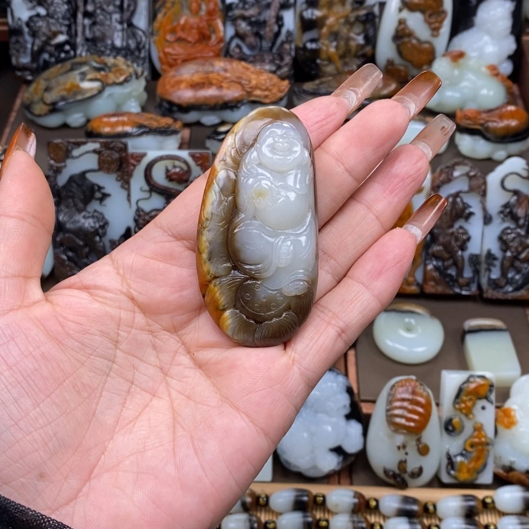 颈饰未镶嵌和田玉