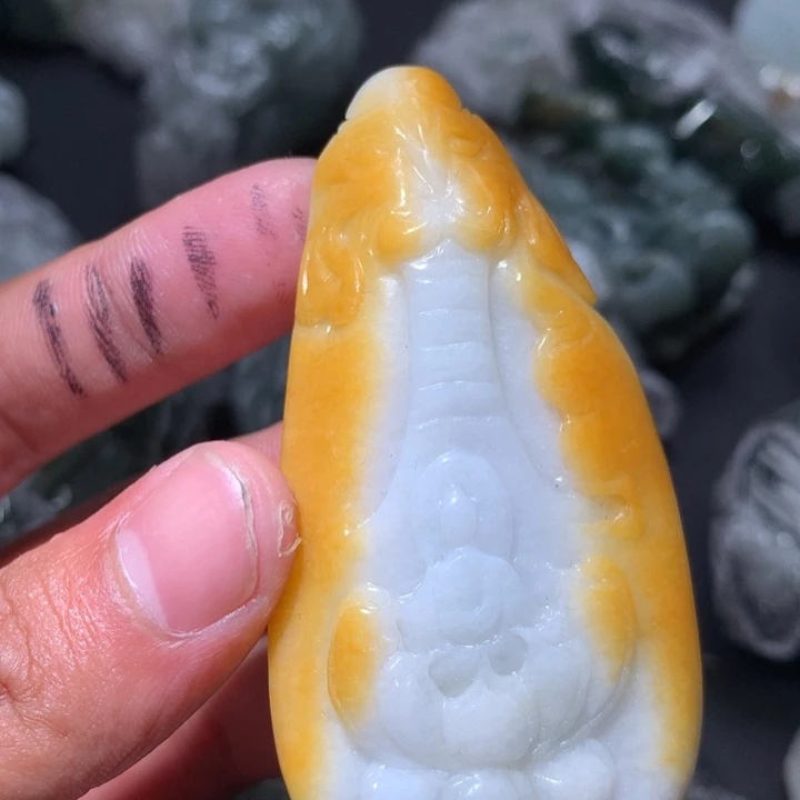 翡翠未镶嵌颈饰保真天然a货翡翠