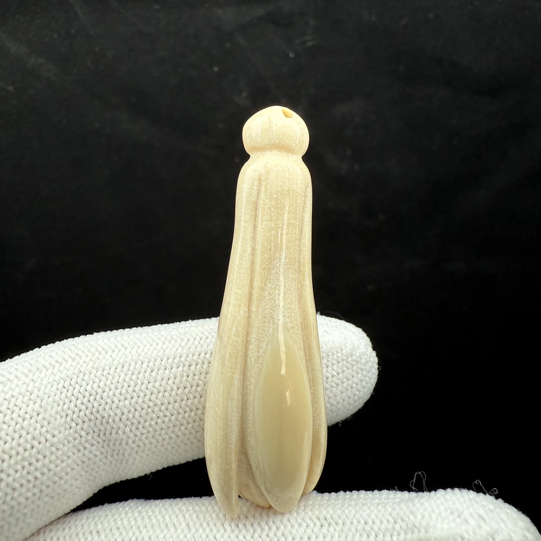 K3258天然猛犸 雕刻玉兰花14*46mm一物一图 假一罚十