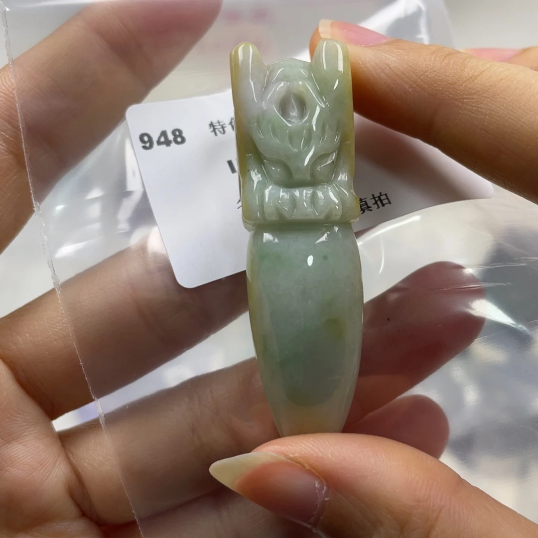 翡翠未镶嵌颈饰牌子