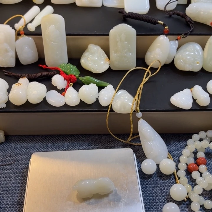 和田玉（白玉）颈饰未镶嵌梧**?