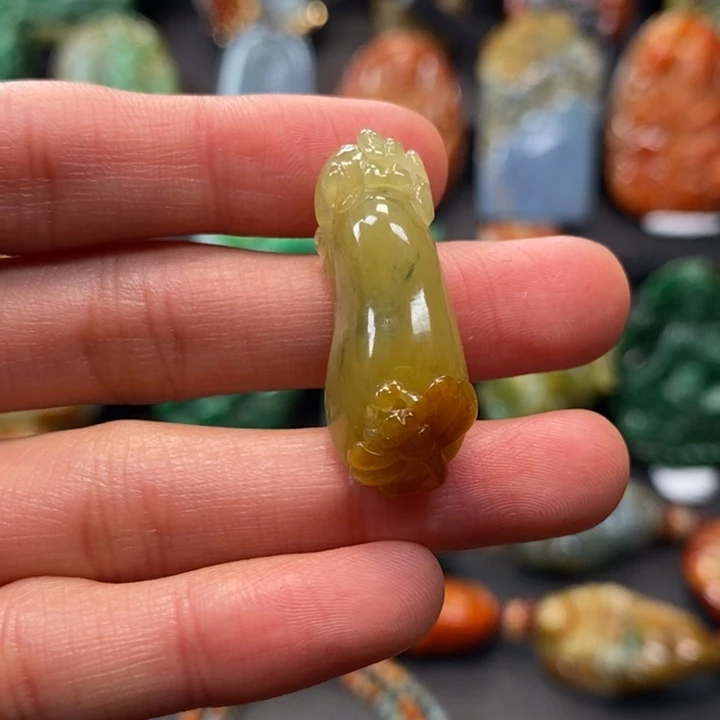 翡翠未镶嵌颈饰缅甸天然翡翠A货