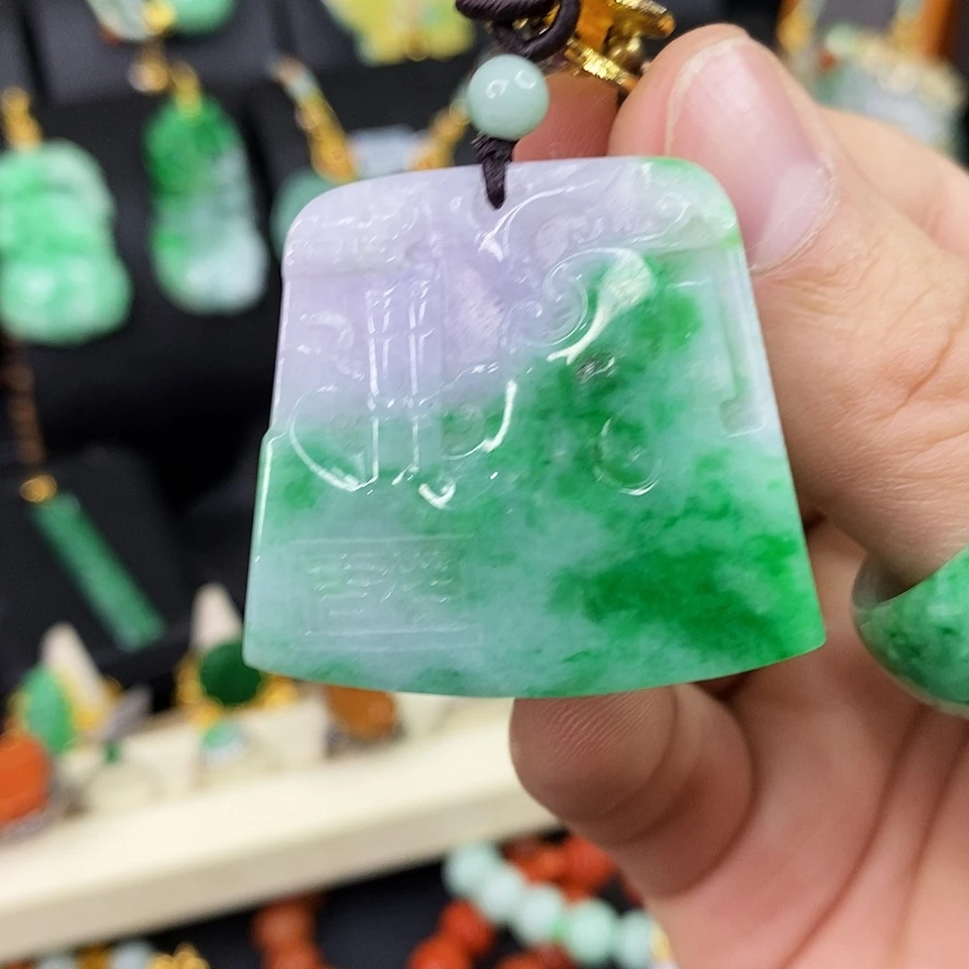 颈饰未镶嵌翡翠吊坠