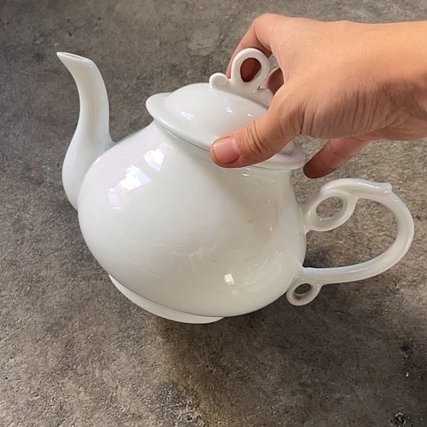 陶瓷茶壶一个陶瓷