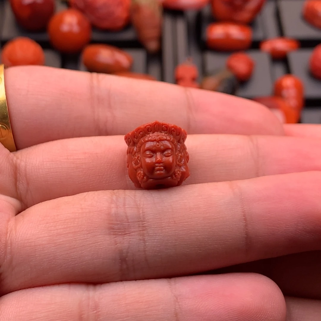 南红玛瑙未镶嵌南红精工雕刻高品三面佛背云13mm+