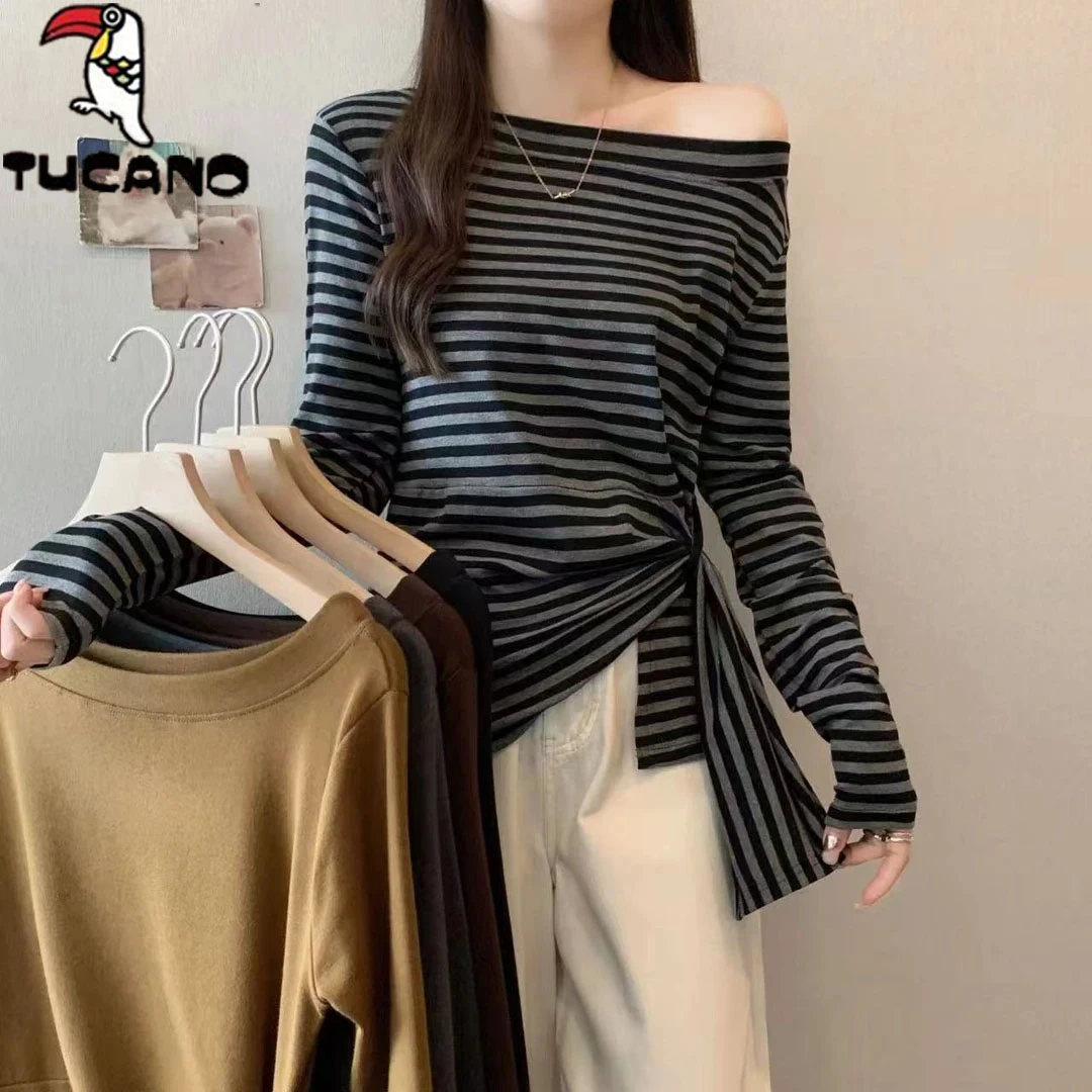 啄木鸟大码女装秋季新款不规则设计感收腰条纹甜辣斜肩长袖T恤