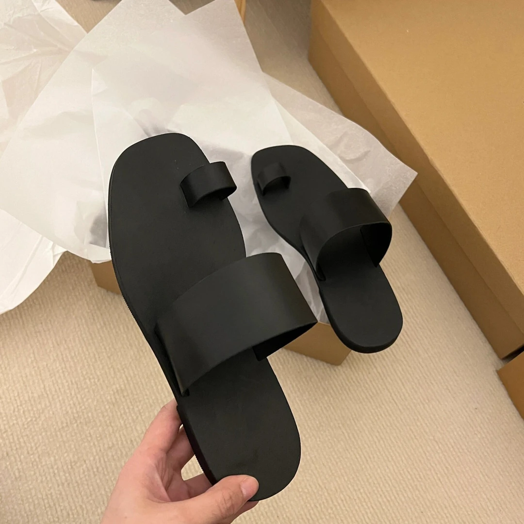 【澳门专柜正品】夏季新款方头黑色一字套趾平底凉拖鞋女真皮韩版简