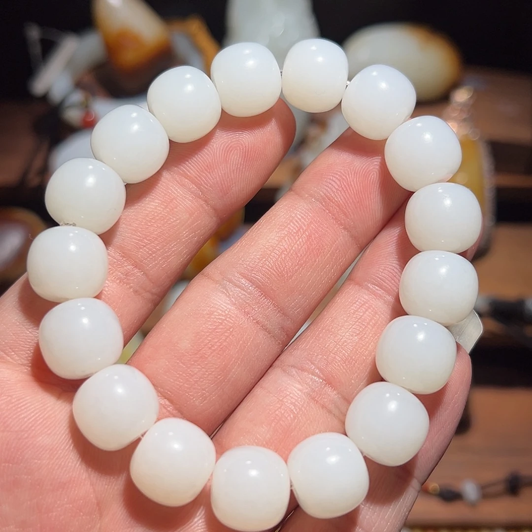 奉***复和田玉未镶嵌颈饰