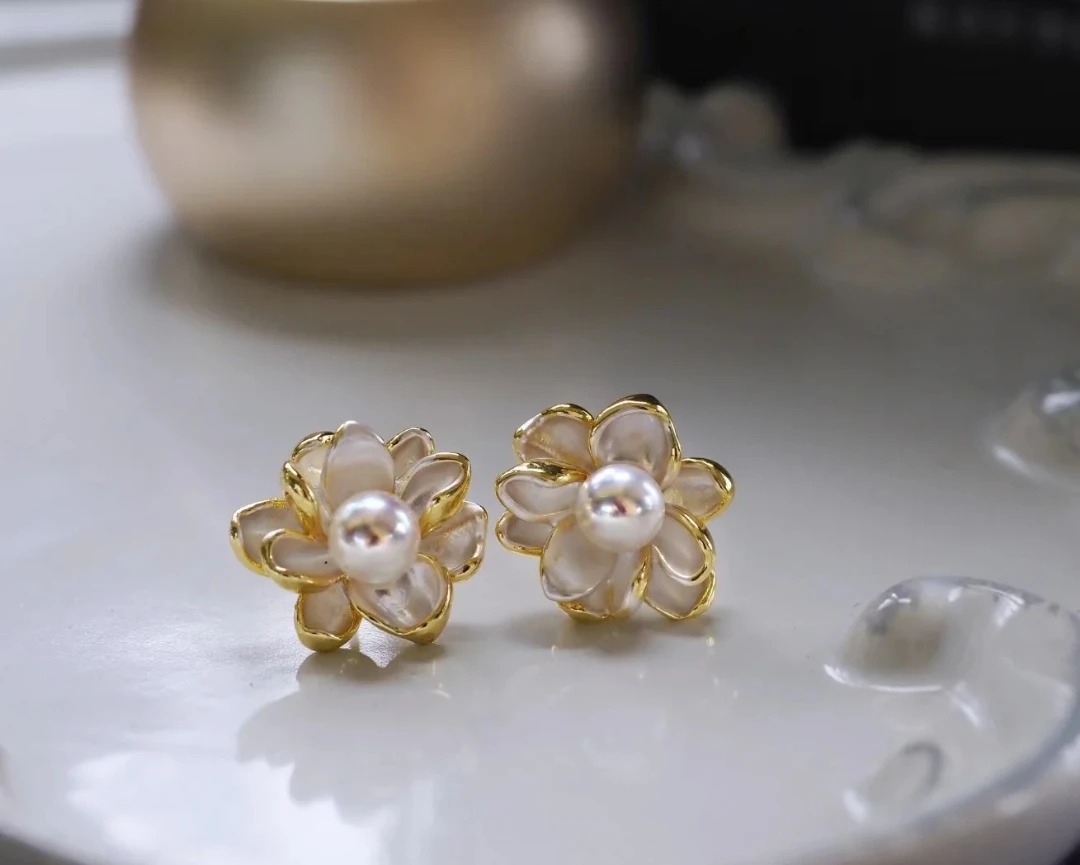 天然淡水珍珠金色蝴蝶花耳钉R940