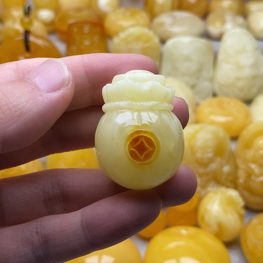 琥珀颈饰未镶嵌琥珀蜜蜡吊坠