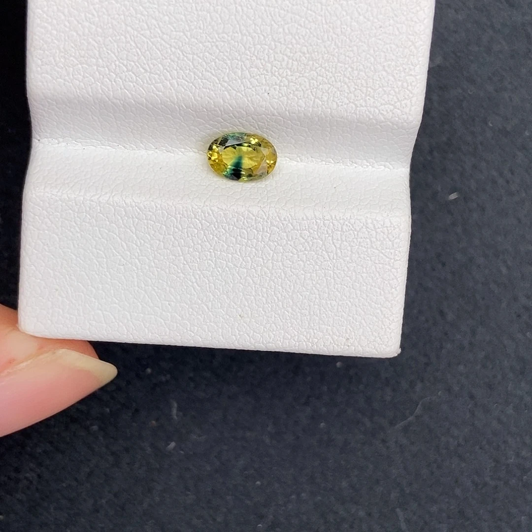 蓝宝石裸石0.55 ct