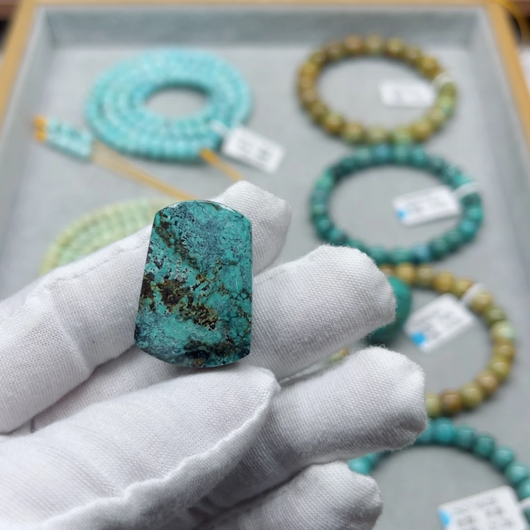 绿松石未镶嵌挂件