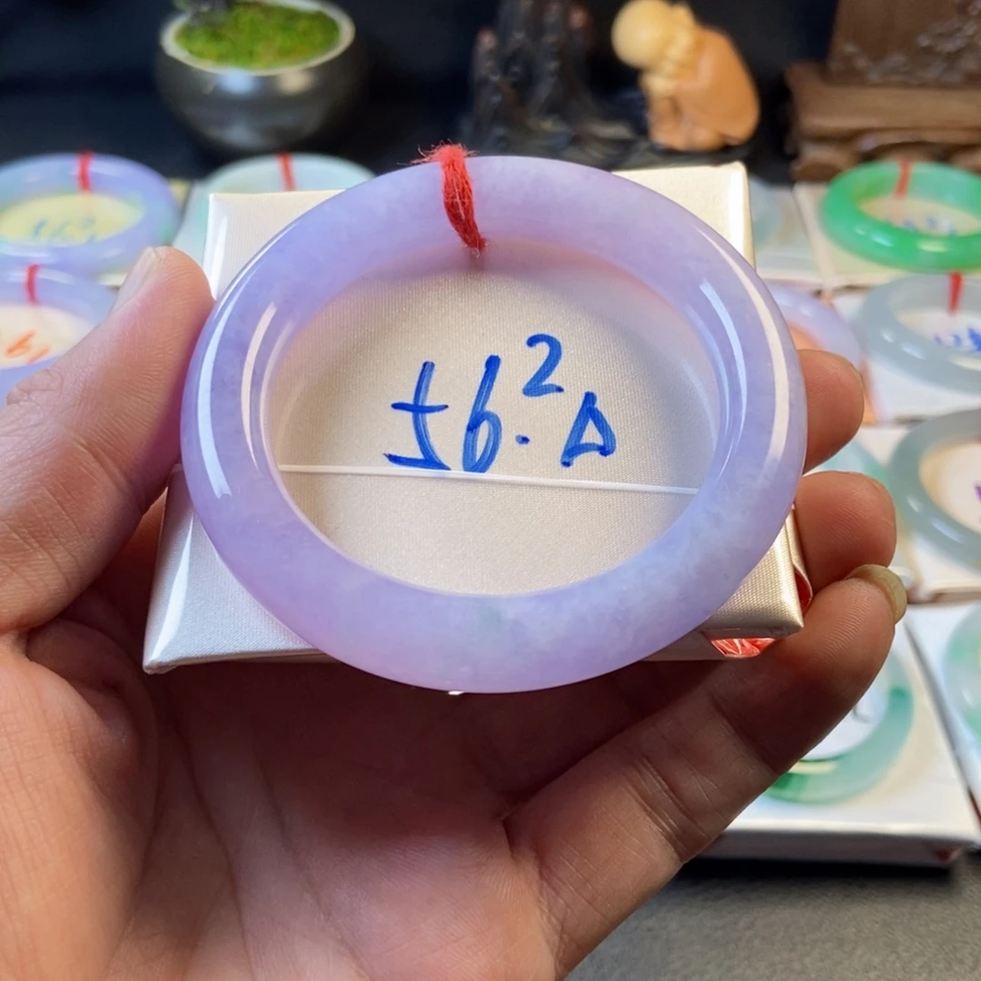 翡翠未镶嵌手镯27、紫圆条