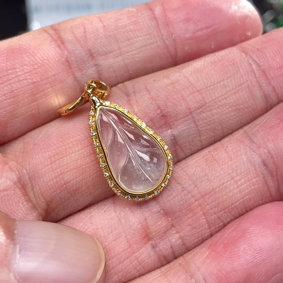 颈饰18K金镶嵌翡翠叶子