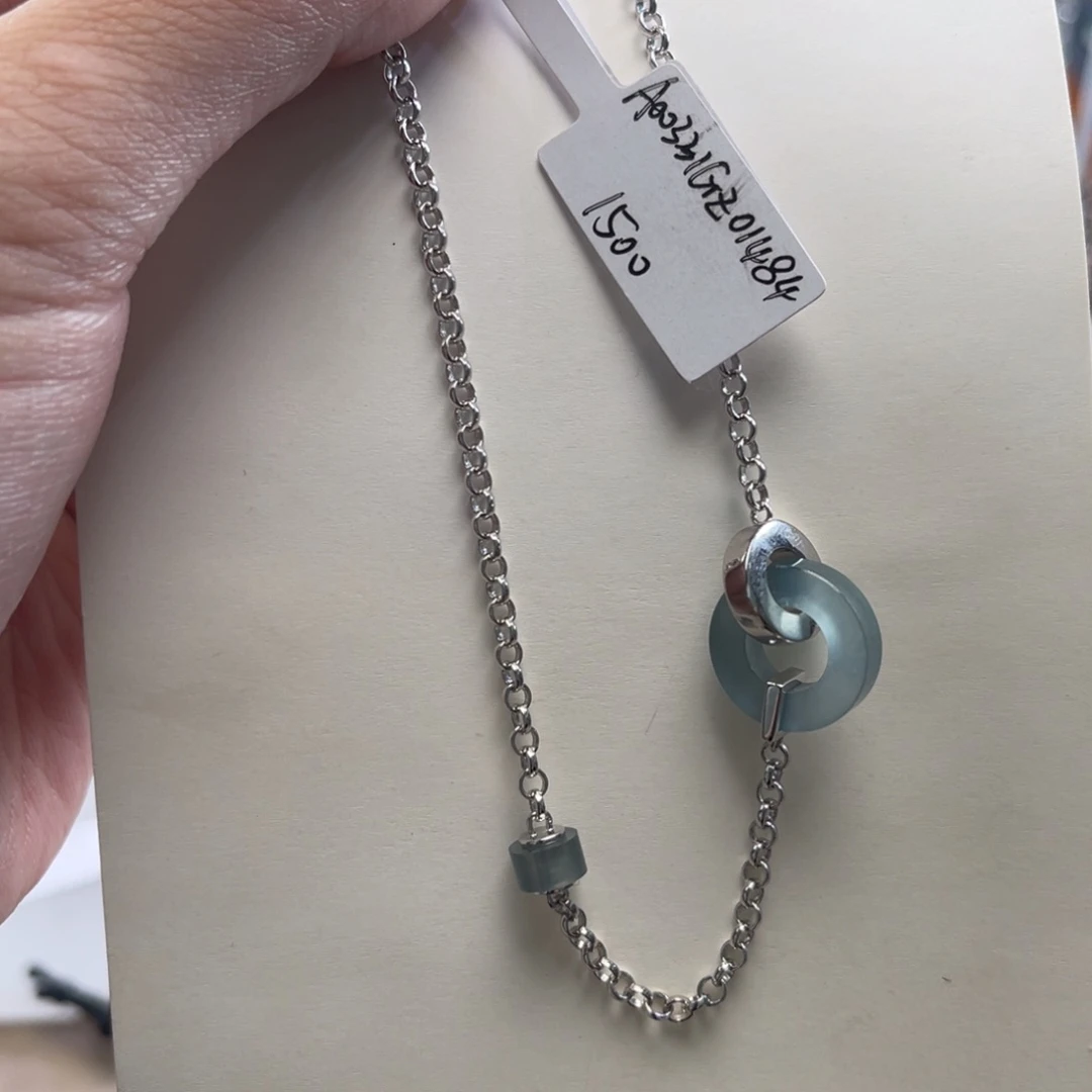 翡翠手镯未镶嵌张***T小瑕疵