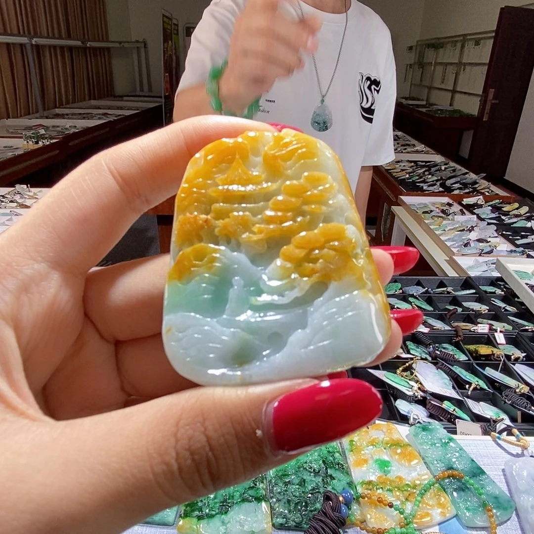 翡翠未镶嵌颈饰翡翠