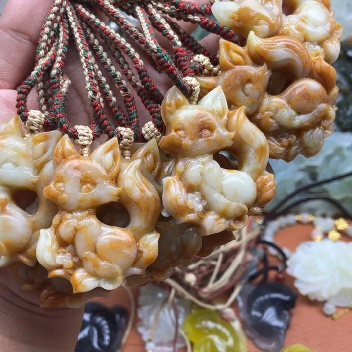 蛇纹石玉未镶嵌吊坠