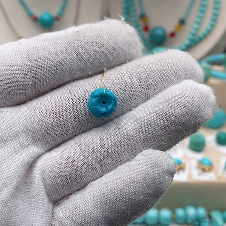 绿松石配饰未镶嵌