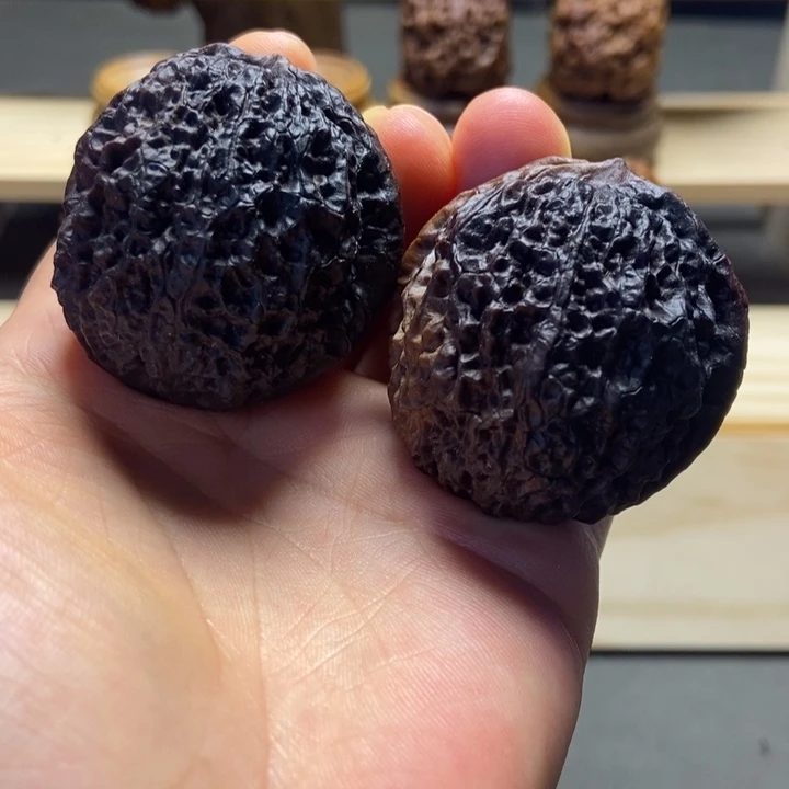文玩核桃吊坠水龙纹铁狮子44