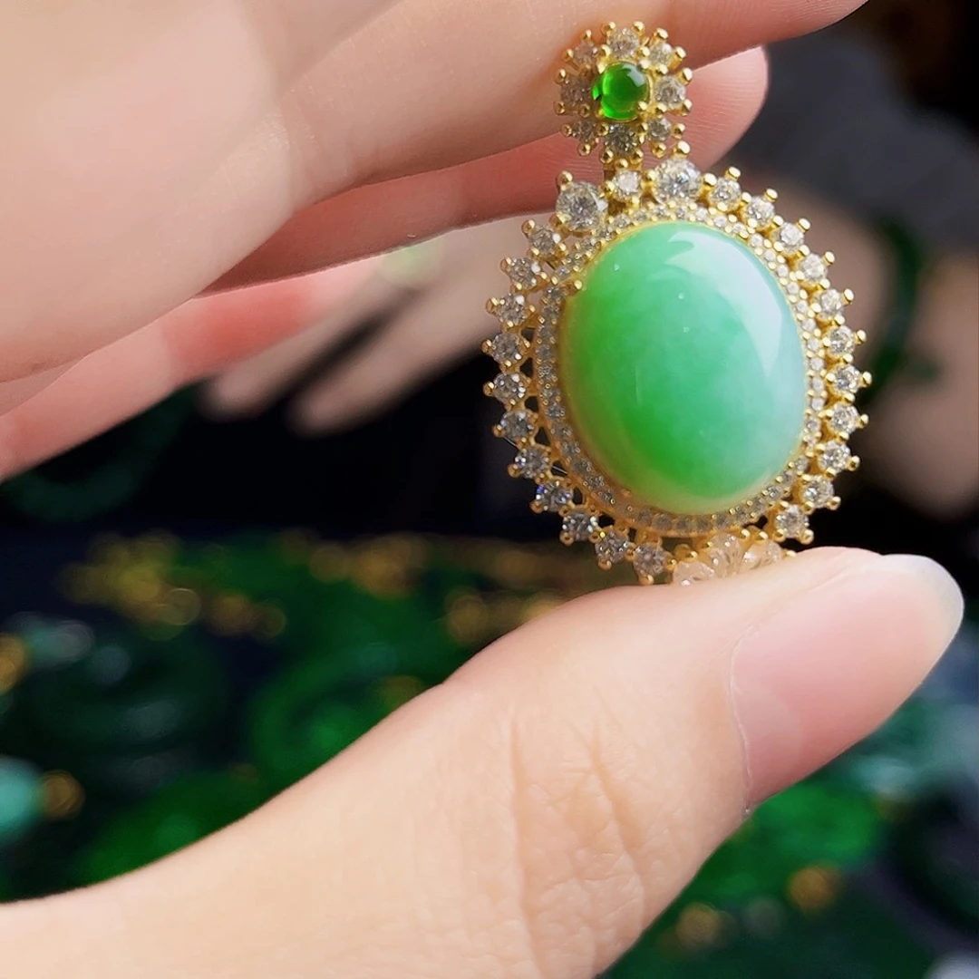 颈饰银S925镶嵌翡翠多样性