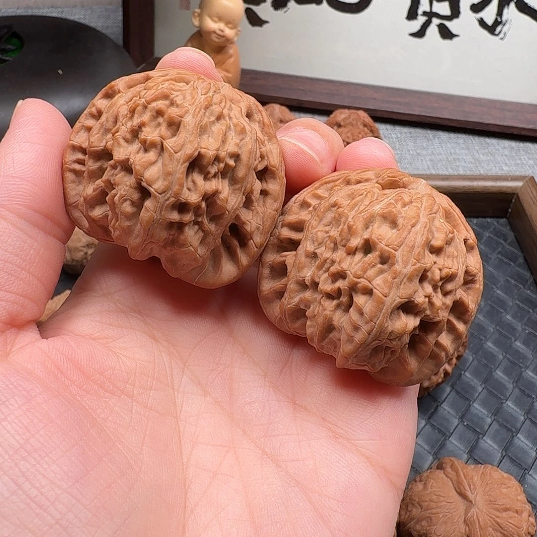 文玩核桃吊坠全品白狮子42