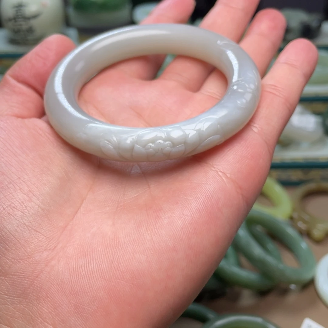 小***店和田玉未镶嵌手镯56.0