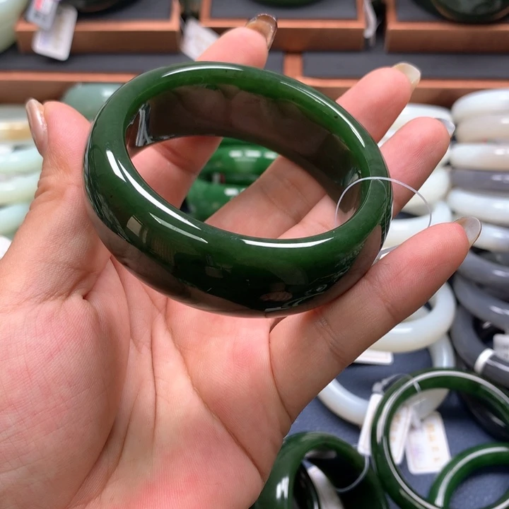 【闪购商品】未镶嵌手镯和田玉（碧玉）