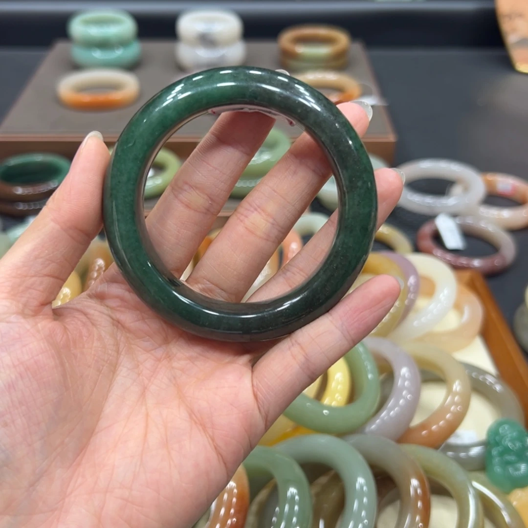 石英质玉手镯未镶嵌橙**?