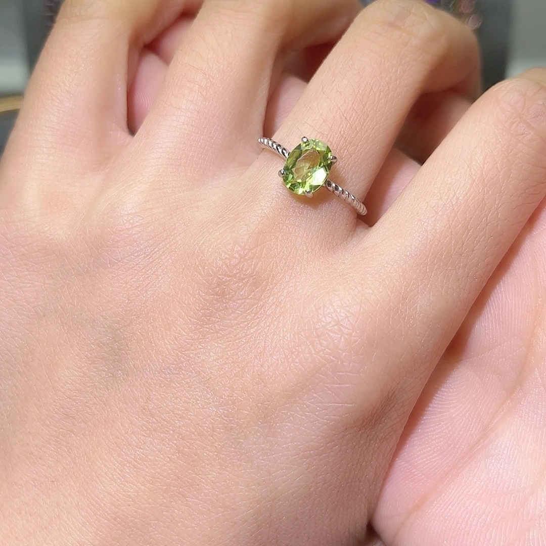 橄榄石戒指银S925镶嵌