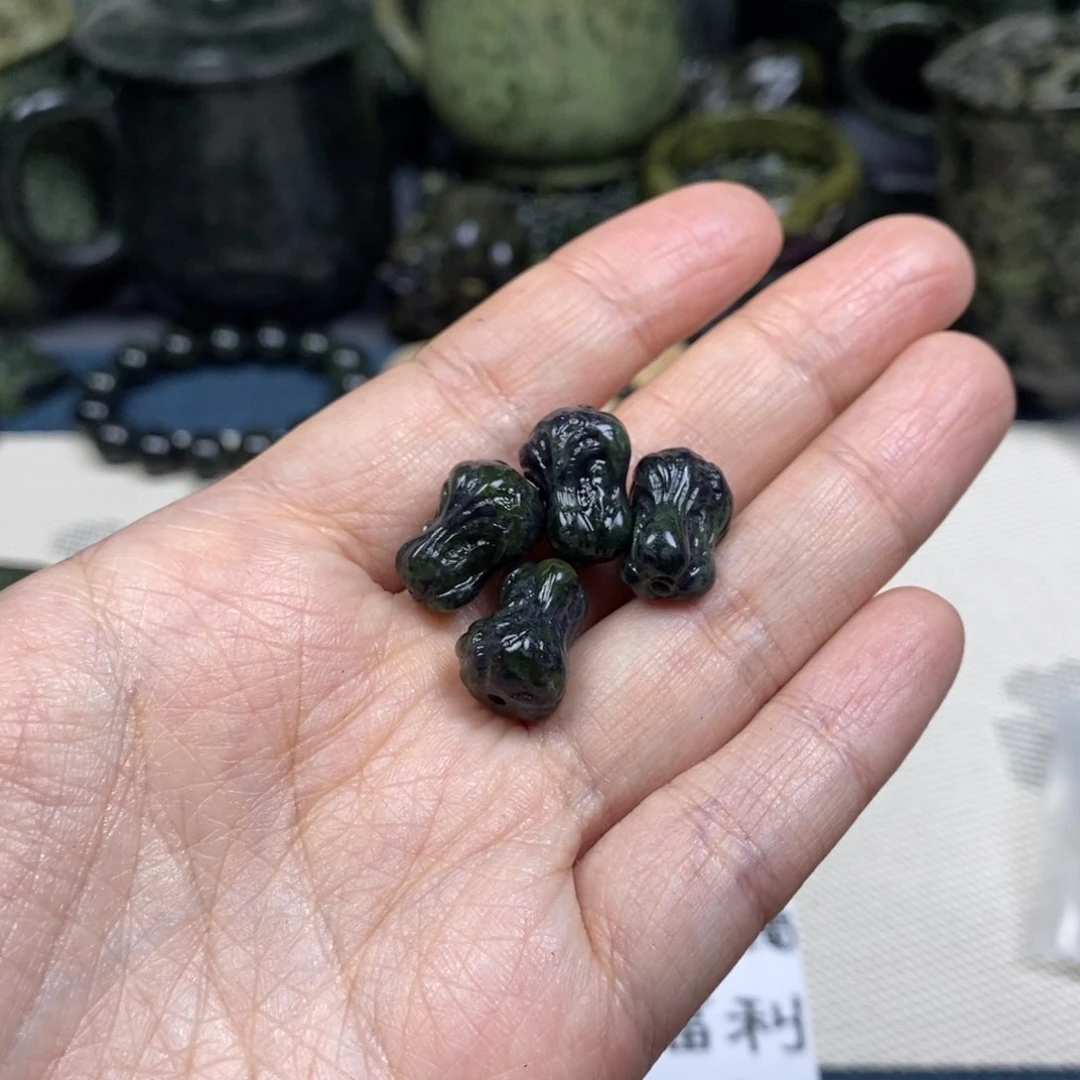 蛇纹石玉吊坠(不含链)未镶嵌牛*