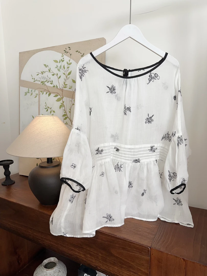 可衣-【黑花刺绣】夏新款苎麻重工刺绣风琴褶圆领娃娃衫