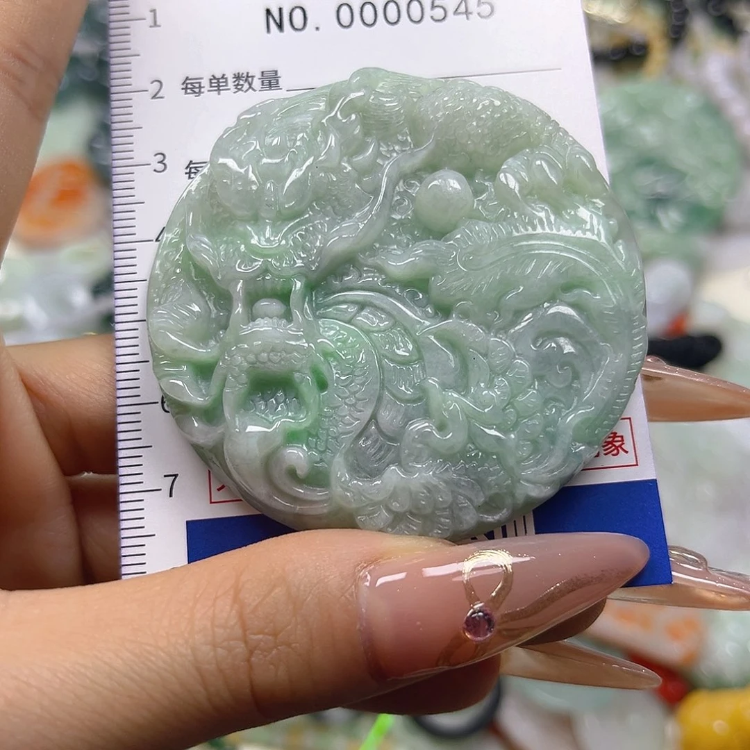 翡翠未镶嵌颈饰hhh