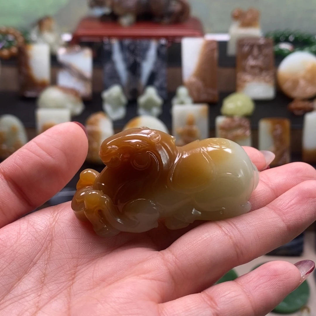 未镶嵌和田玉挂件拥**在