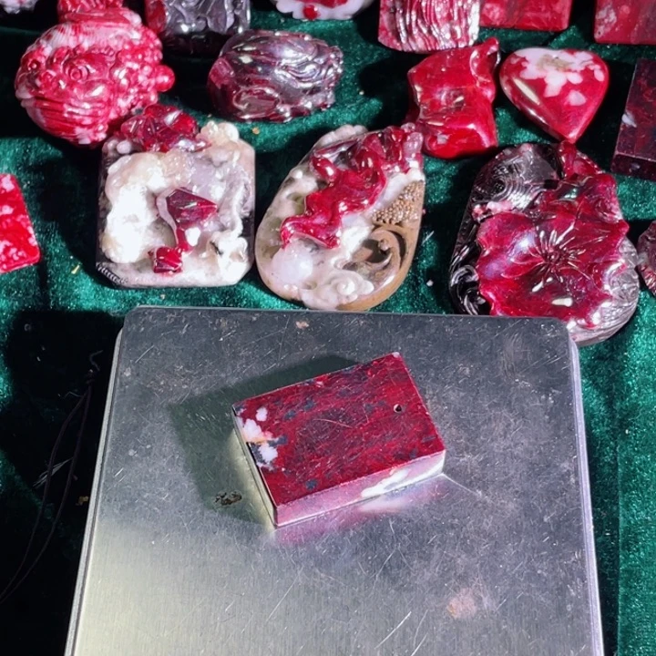 天然辰砂原石首饰