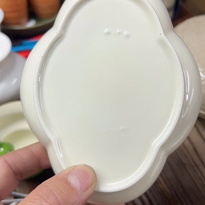 微瑕……………………….. 盘,