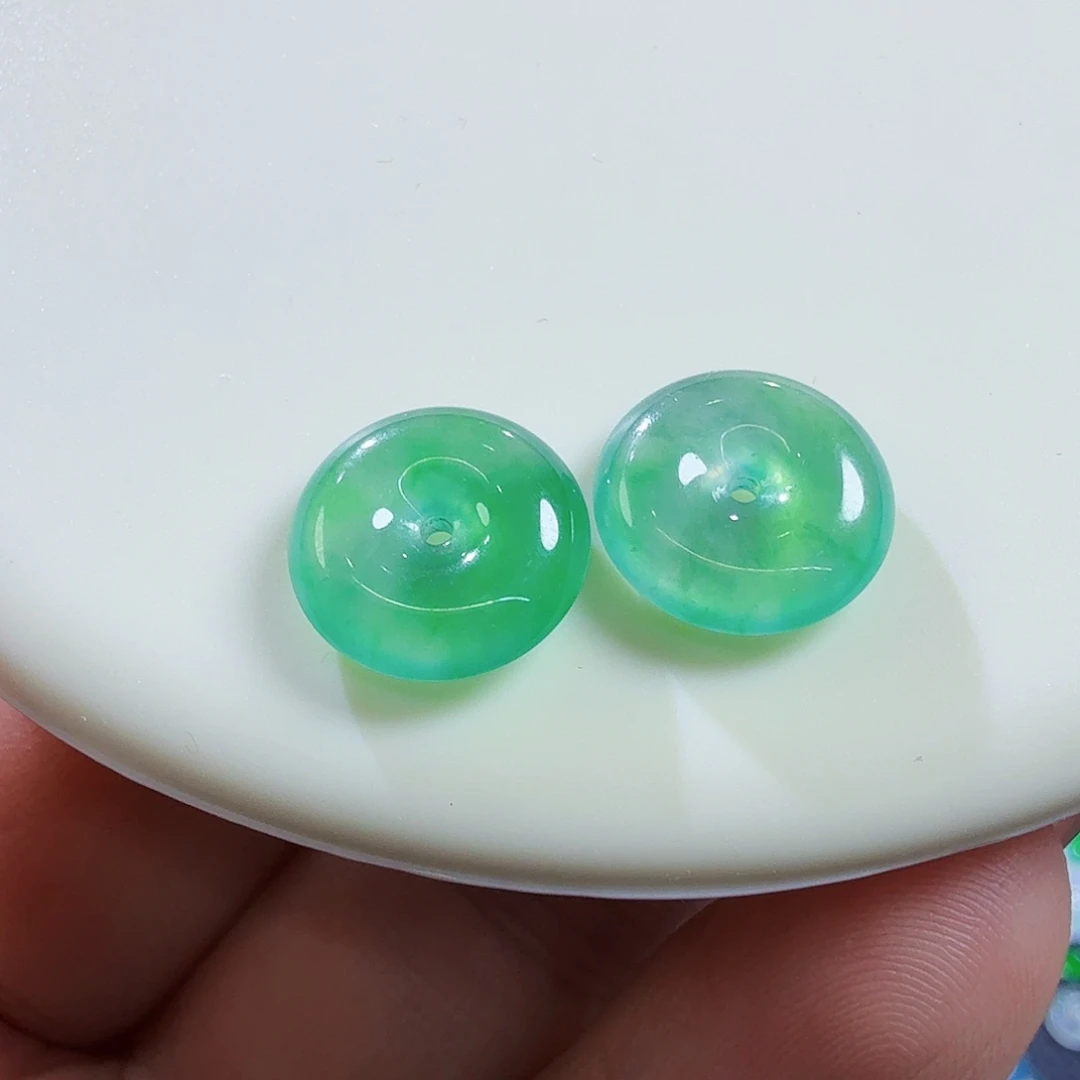 翡翠未镶嵌颈饰裸石