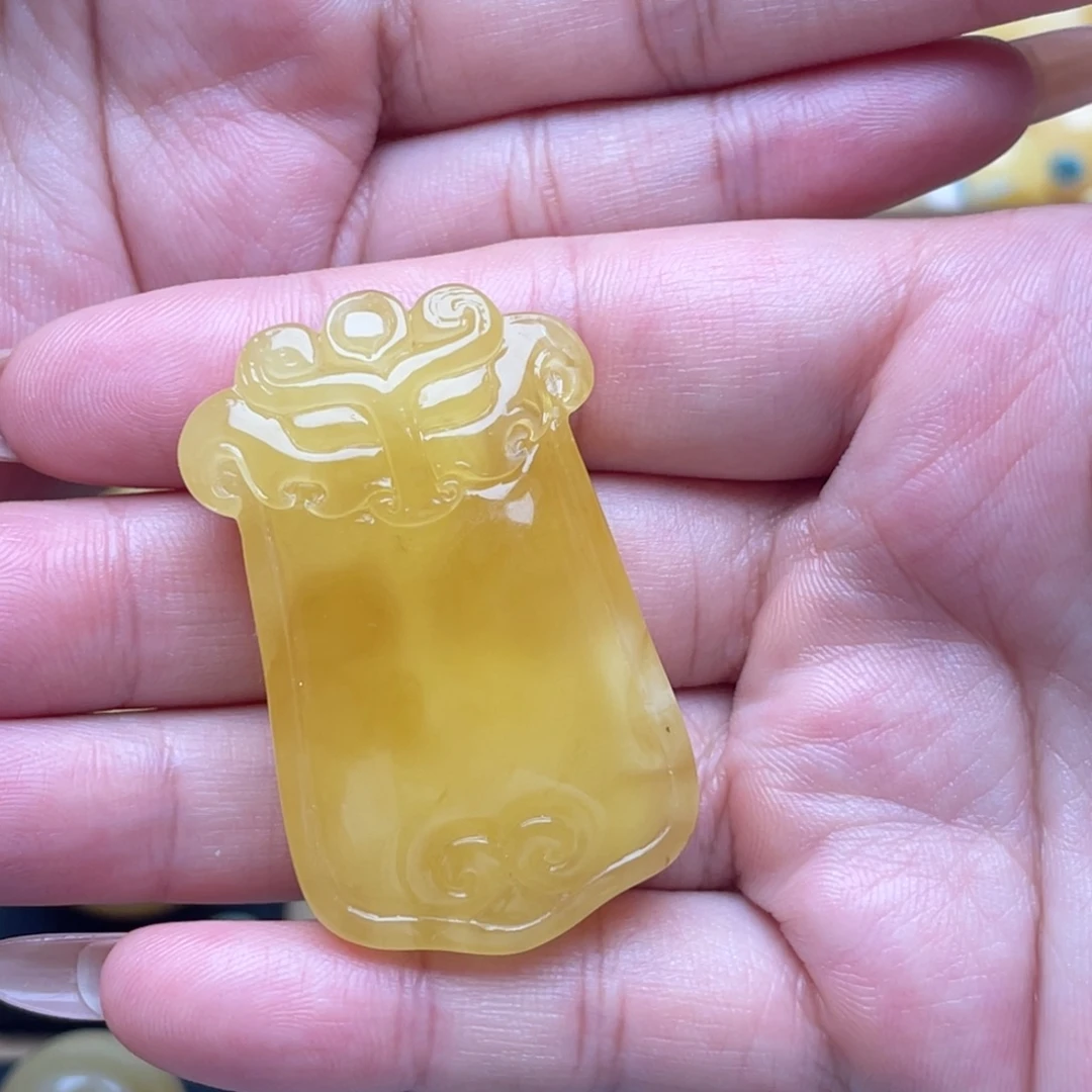 裸石琥珀未镶嵌蜜蜡吊坠笑