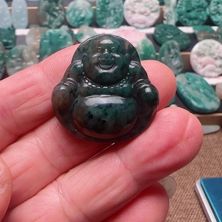 独山玉未镶嵌颈饰