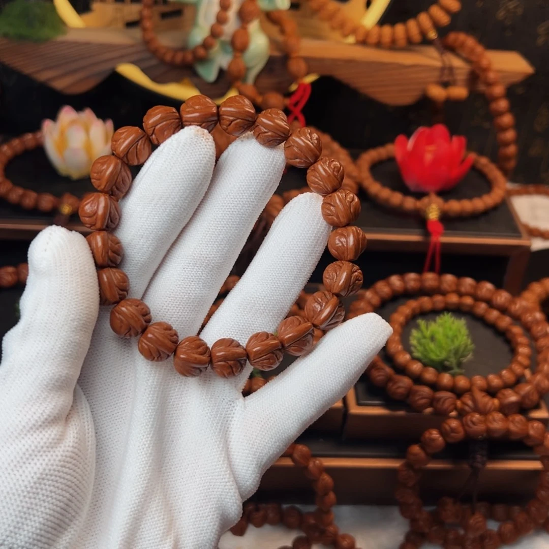 吊坠桃核12玉龙脊手串