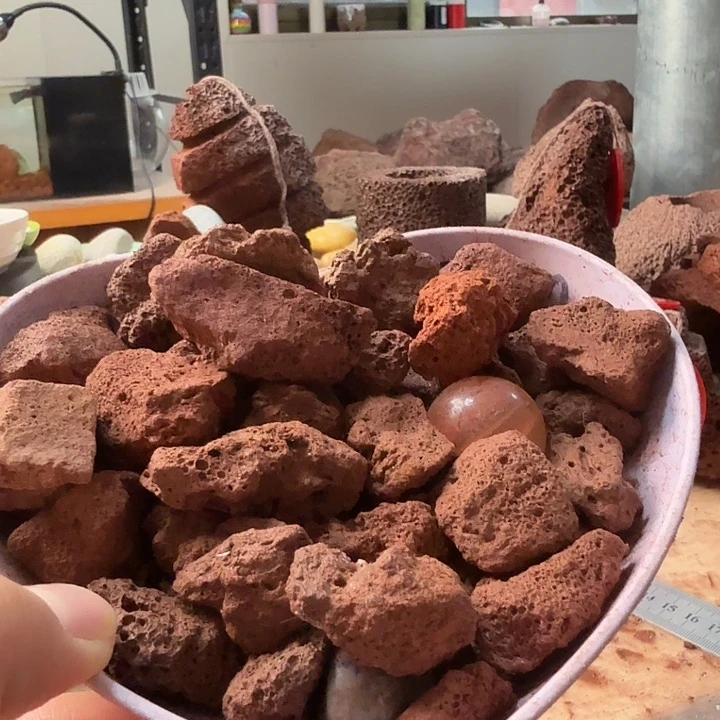 火山石颗粒红色1斤，2到3厘米