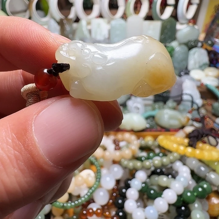 和田玉（糖玉）未镶嵌颈饰