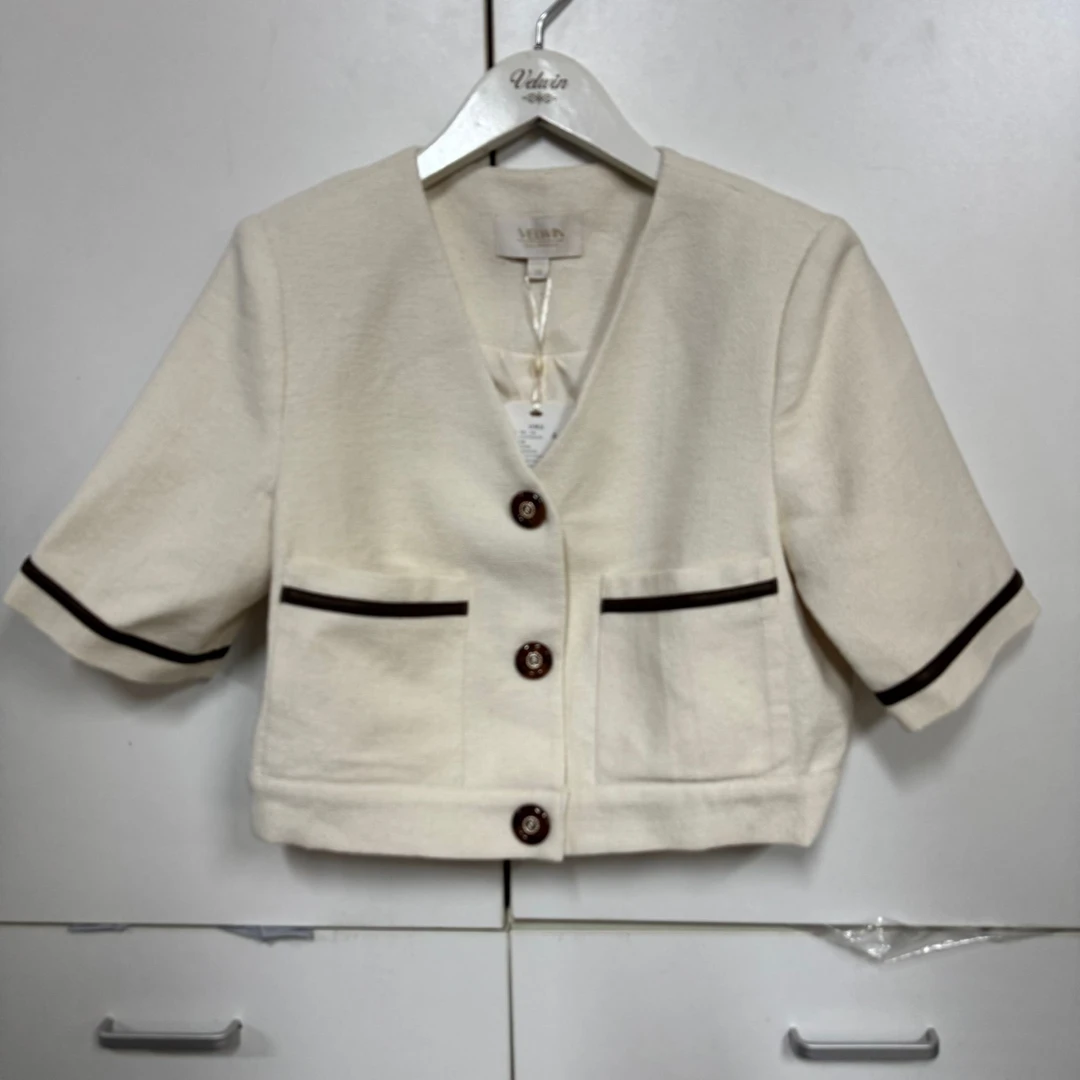 velwin蔚雯夏季新款米色优雅气质通勤外套女MGWW536C02