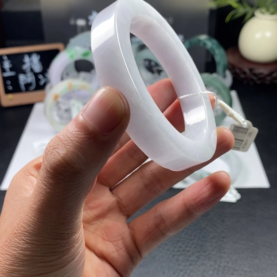 未镶嵌手镯定制翡翠