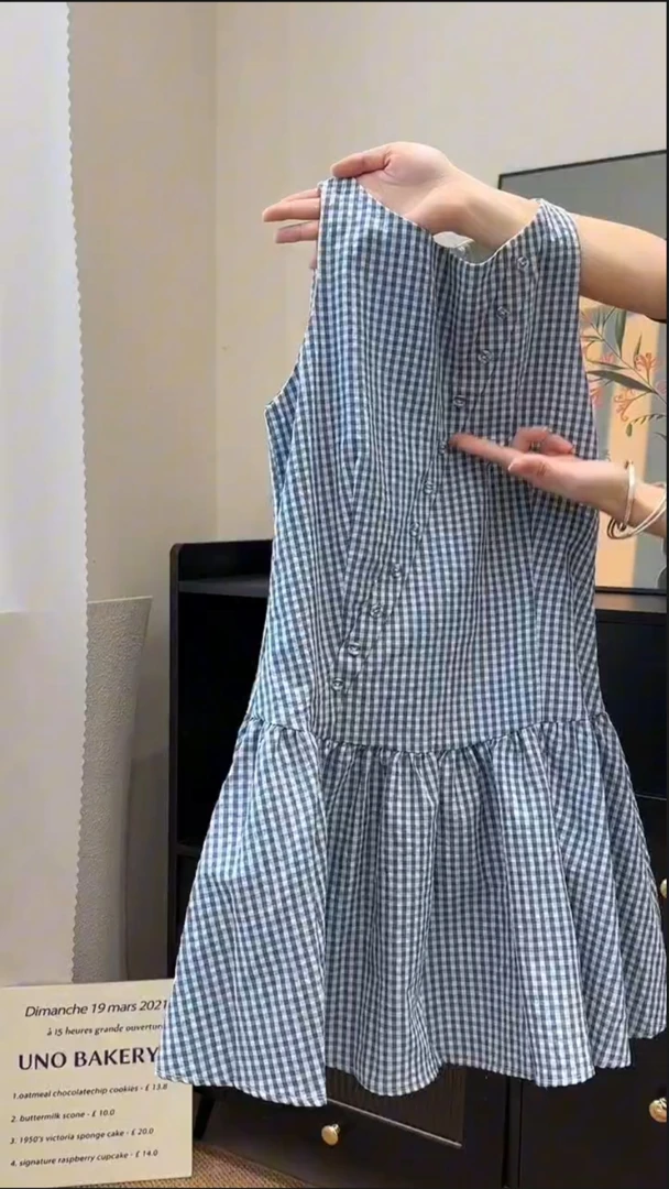 2025夏季法式无袖不规则设计门襟背心连衣裙女设计感小众百搭短裙