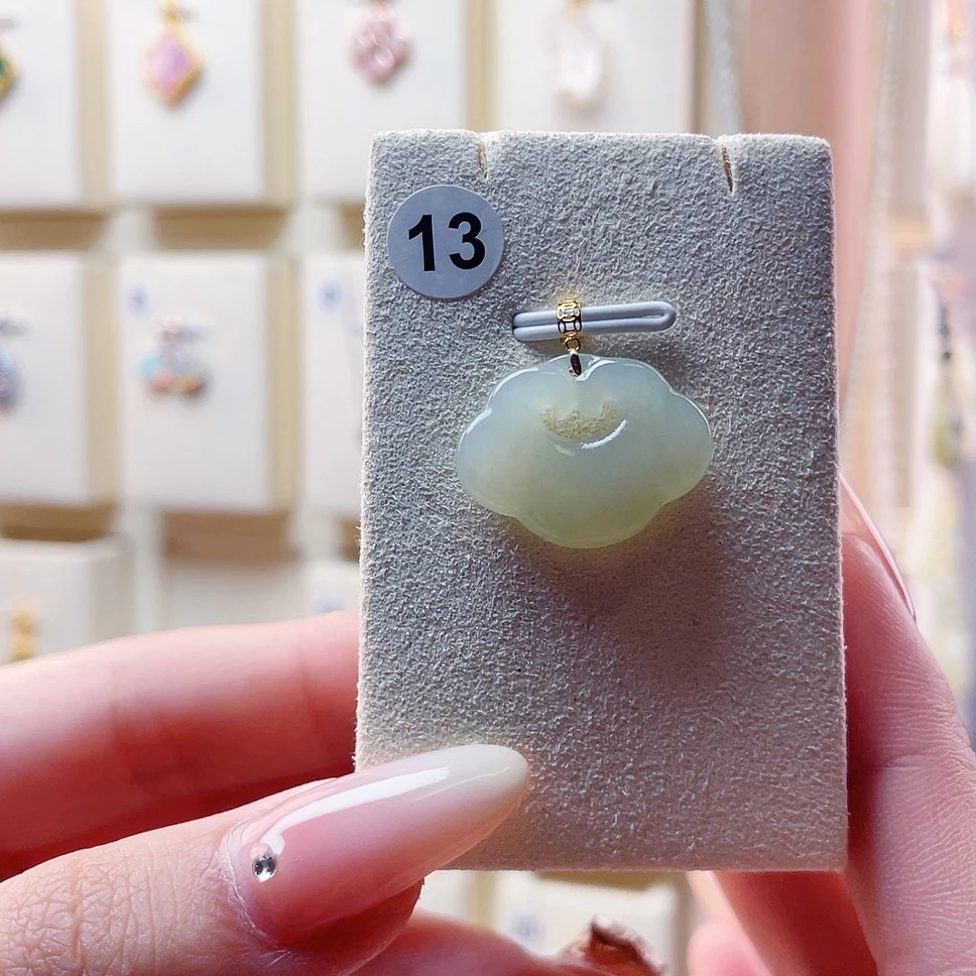 和田玉18K金镶嵌吊坠(赠链)