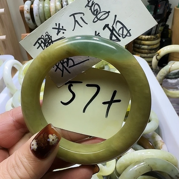 透闪石-蛇纹石玉未镶嵌手镯