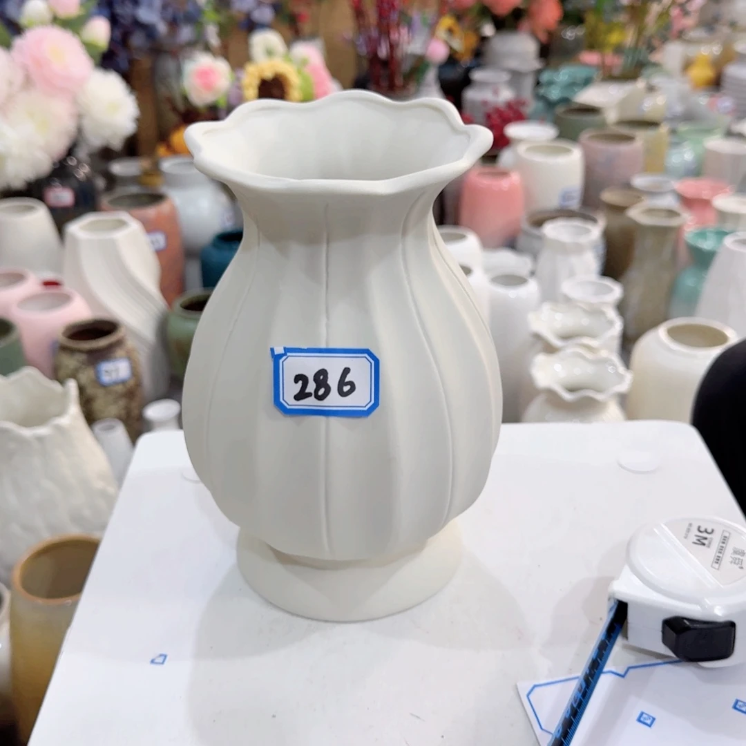 286号磨砂陶瓷高19厘米微瑕一个