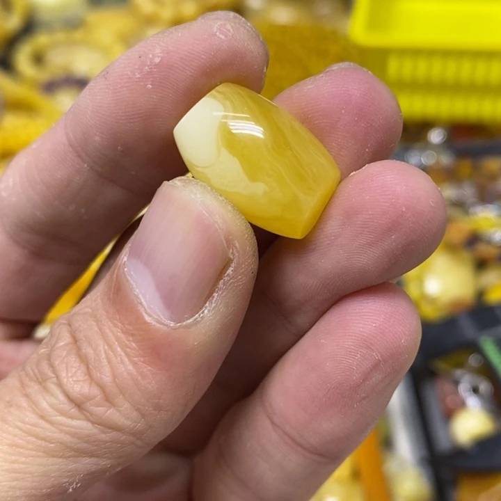 裸石蜜蜡未镶嵌吊坠