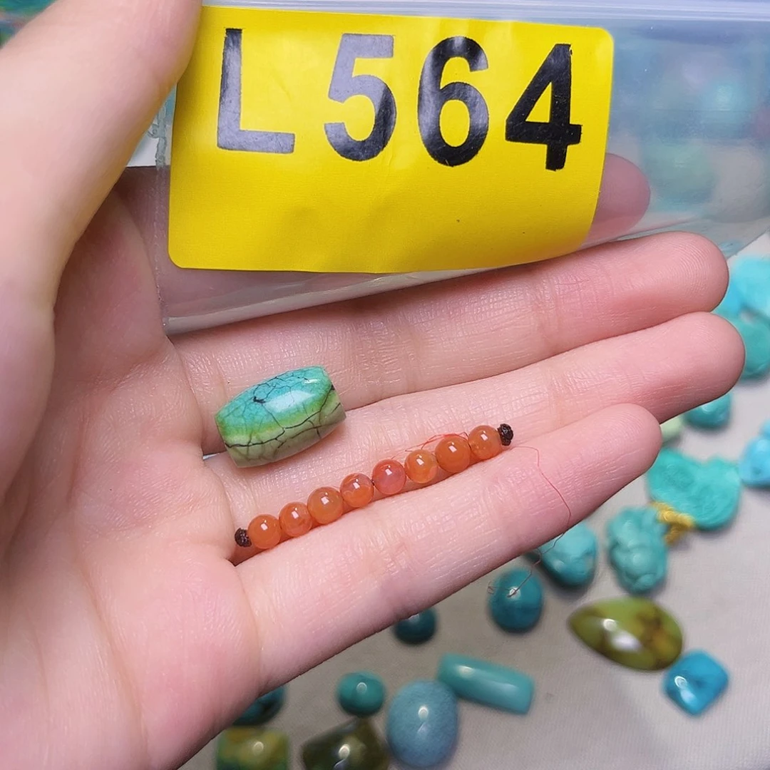 南红玛瑙未镶嵌珠宝奇石